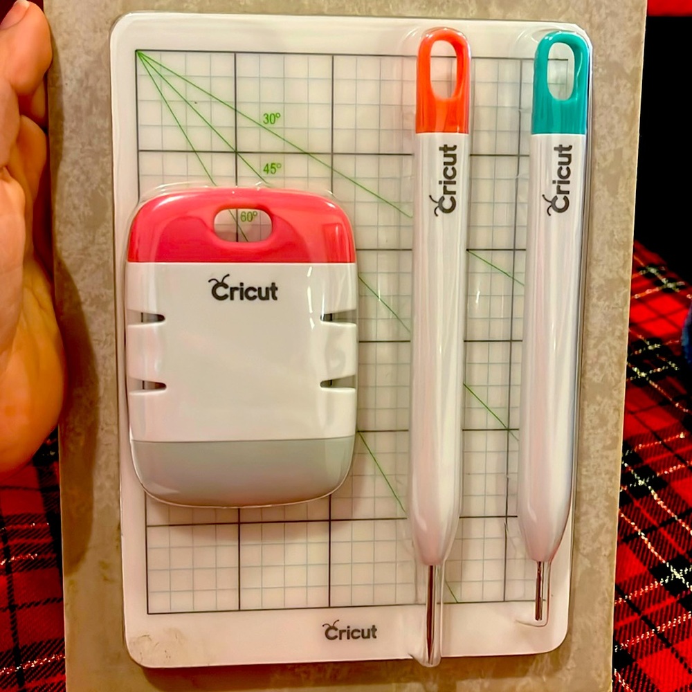 Cricut Paper crafting set
